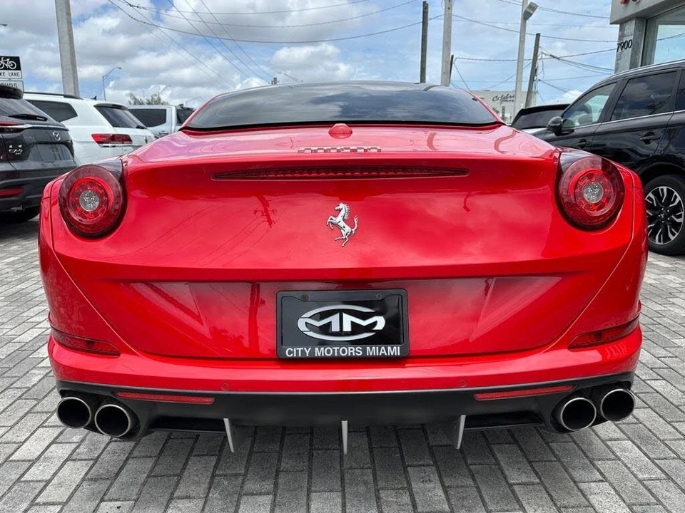 2015 Ferrari California T - Image 7 of 31