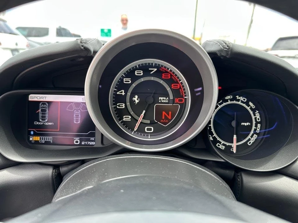 2015 Ferrari California T - Image 30 of 31