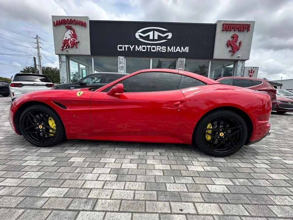 2015 Ferrari California T - Image 5 of 31