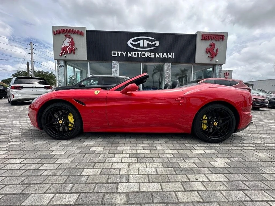 2015 Ferrari California T - Image 14 of 31