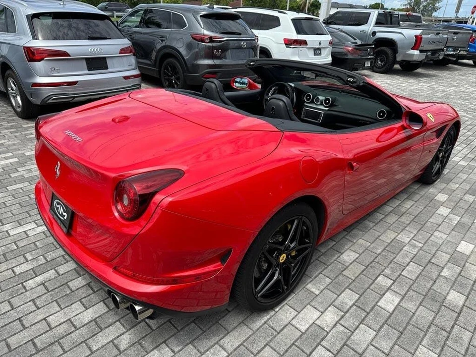 2015 Ferrari California T - Image 18 of 31