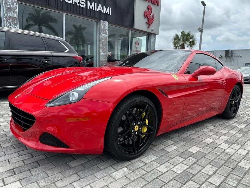 2015 Ferrari California T - Image 4 of 31