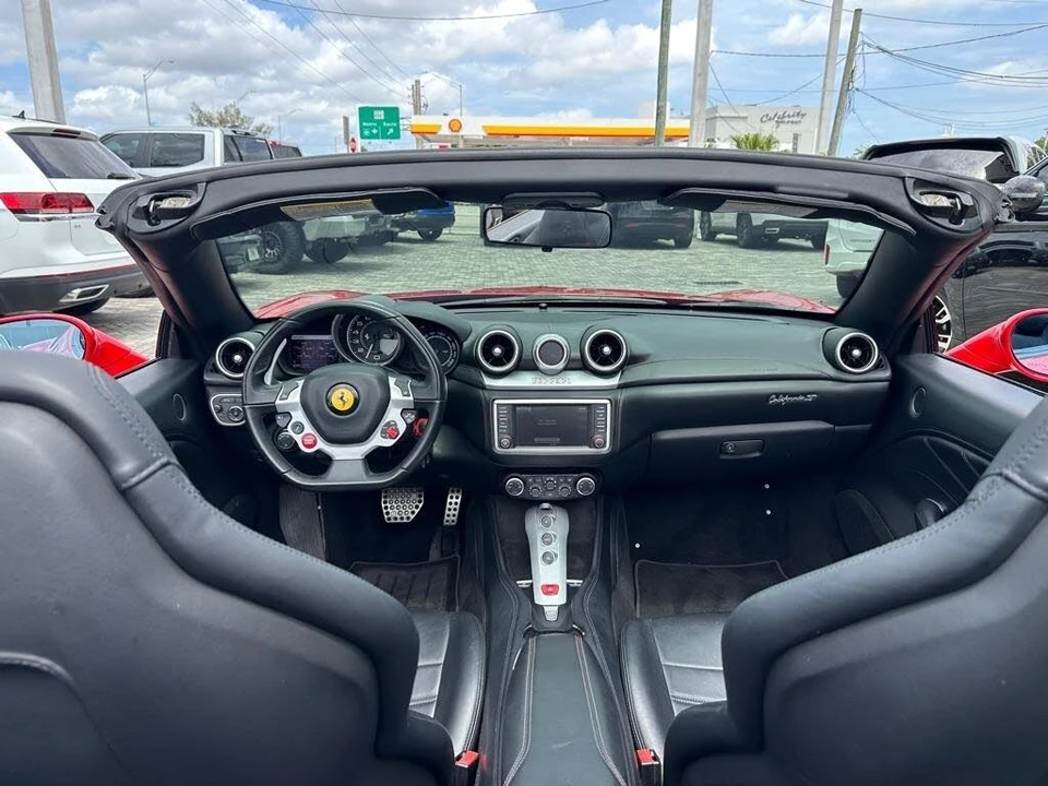 2015 Ferrari California T - Image 20 of 31