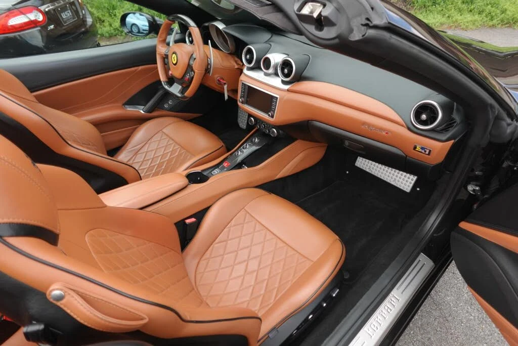 2015 Ferrari California T - Image 11 of 25