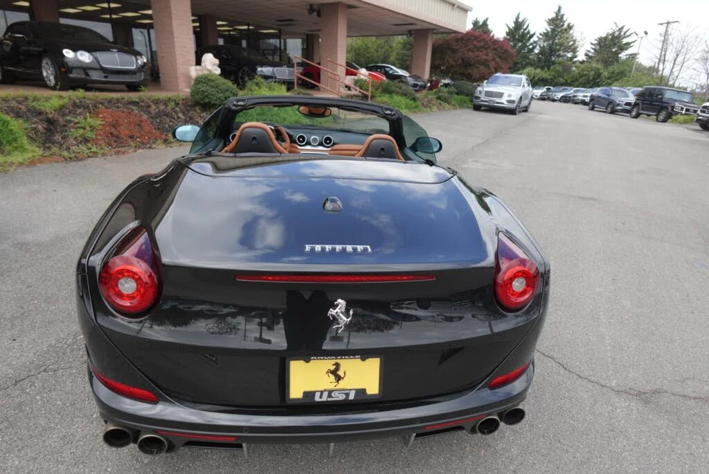 2015 Ferrari California T - Image 8 of 25