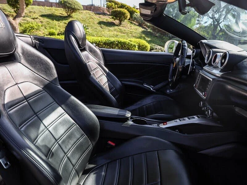 2015 Ferrari California T - Image 29 of 31