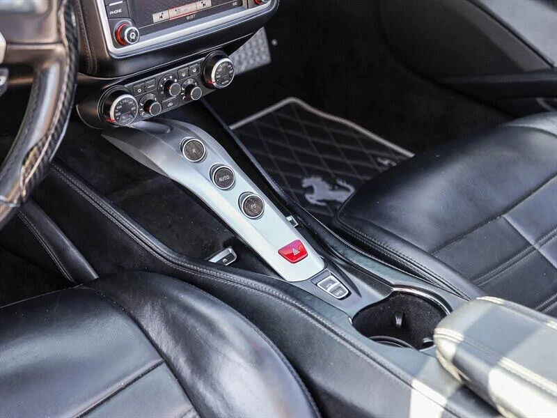 2015 Ferrari California T - Image 28 of 31