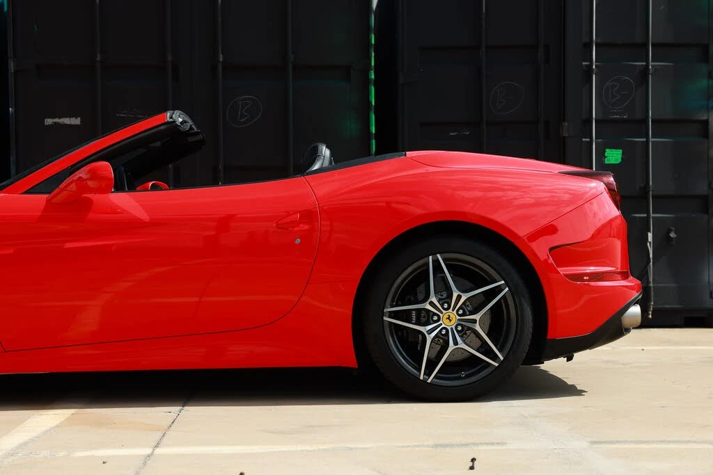 2015 Ferrari California T - Image 31 of 31