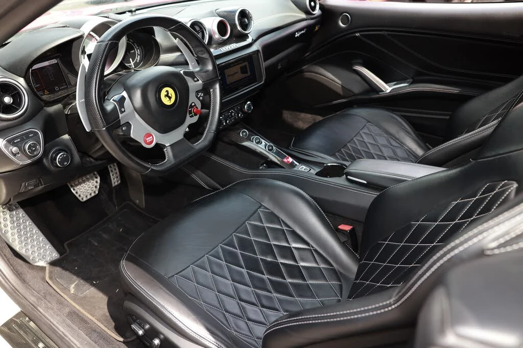 2015 Ferrari California T - Image 6 of 31
