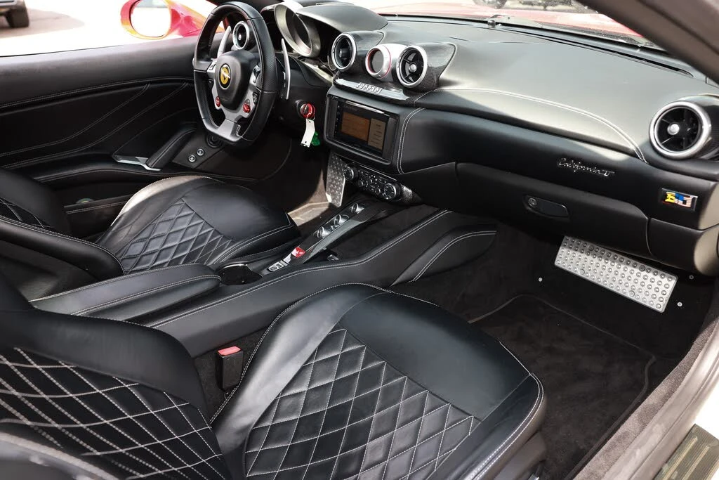 2015 Ferrari California T - Image 23 of 31