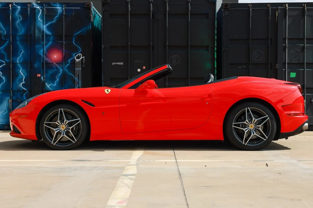 2015 Ferrari California T - Image 4 of 31
