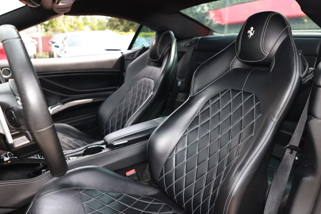 2015 Ferrari California T - Image 10 of 31