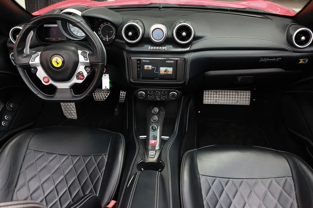 2015 Ferrari California T - Image 28 of 31