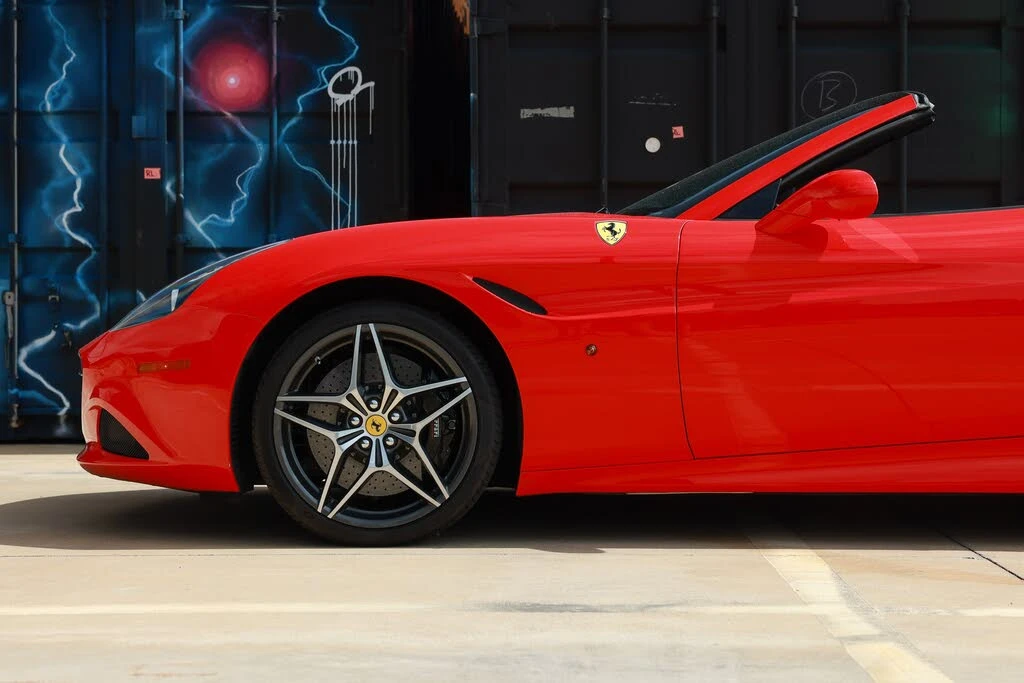 2015 Ferrari California T - Image 30 of 31