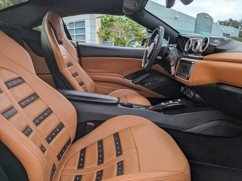 2015 Ferrari California T - Image 17 of 31