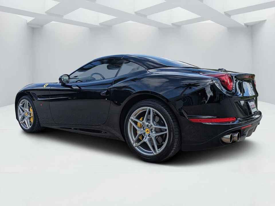 2015 Ferrari California T - Image 5 of 31