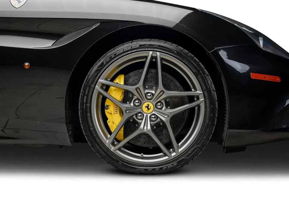 2015 Ferrari California T - Image 30 of 31