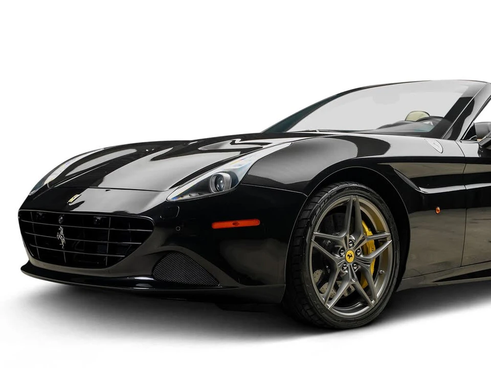 2015 Ferrari California T - Image 10 of 31