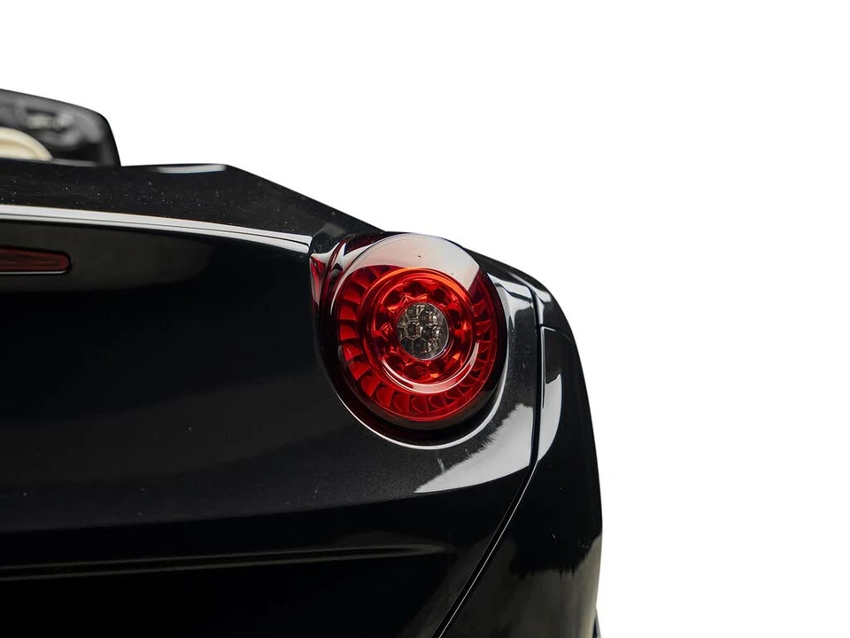 2015 Ferrari California T - Image 15 of 31
