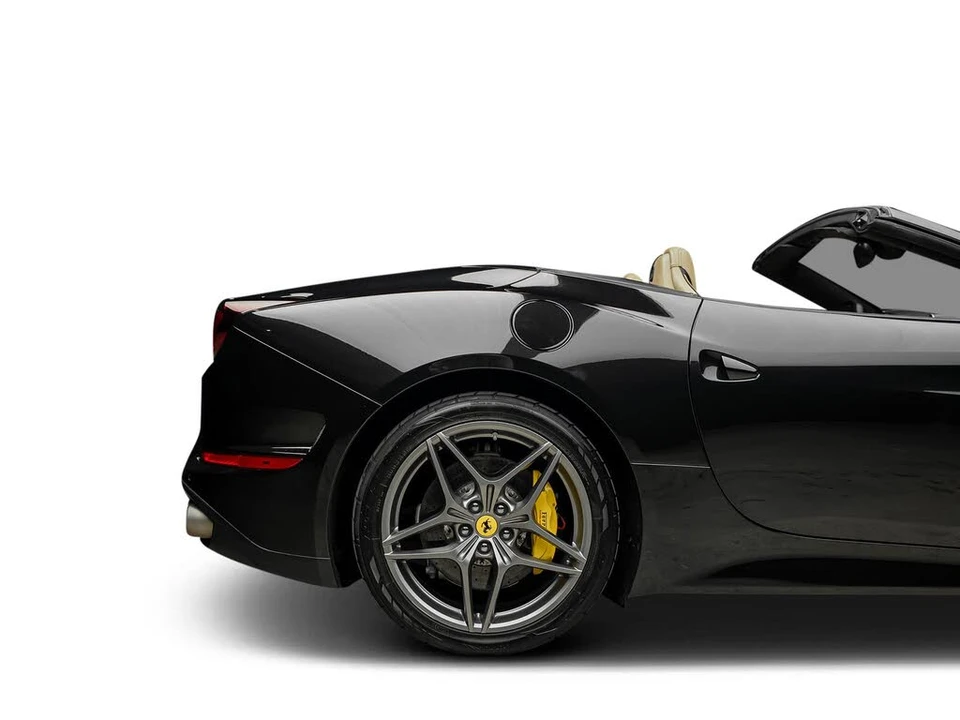 2015 Ferrari California T - Image 31 of 31