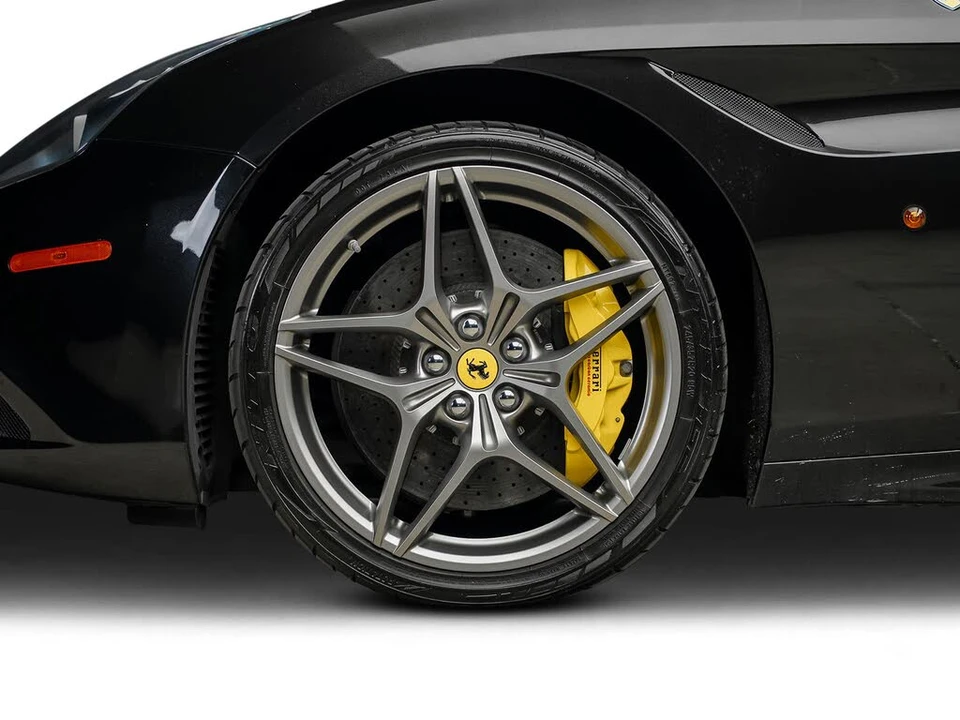2015 Ferrari California T - Image 23 of 31