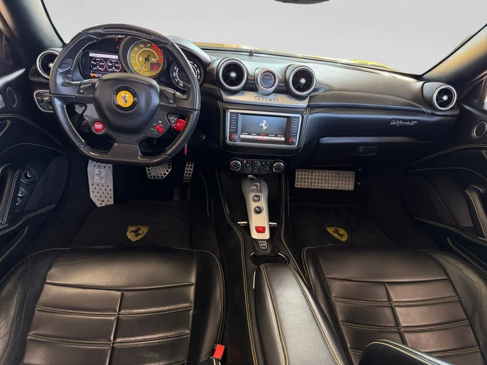 2015 Ferrari California T - Image 17 of 31