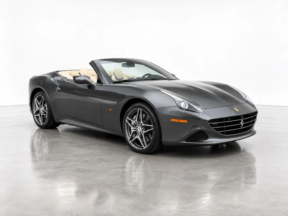 2015 Ferrari California T - Image 2 of 31