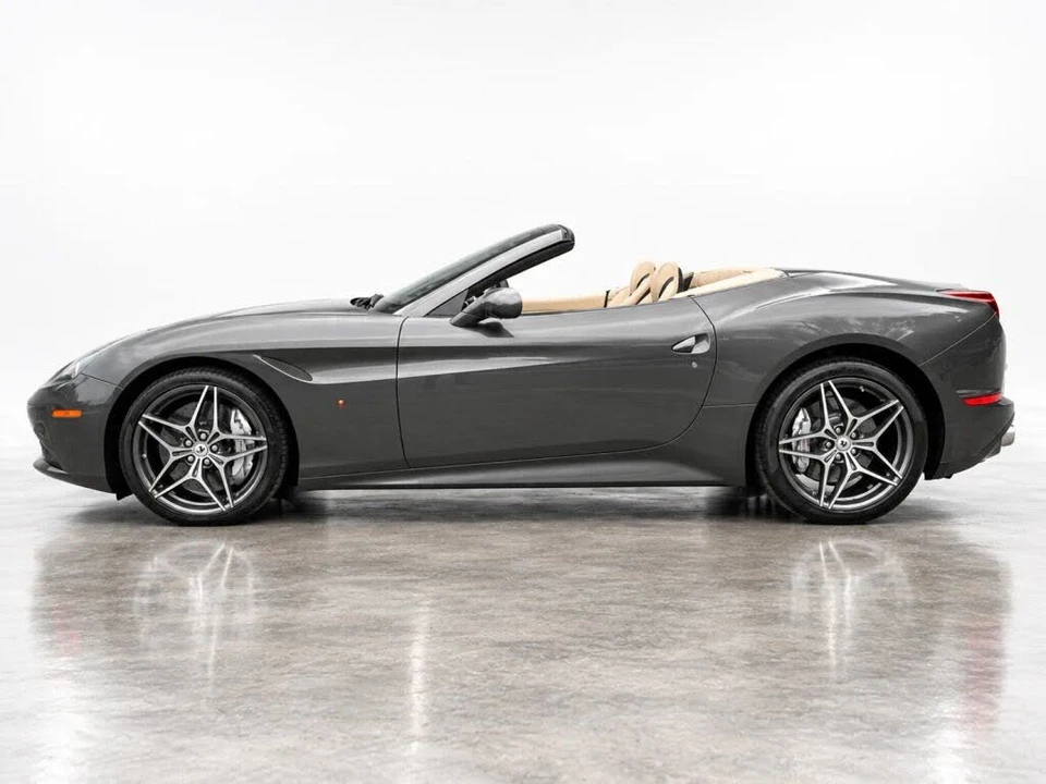 2015 Ferrari California T - Image 3 of 31