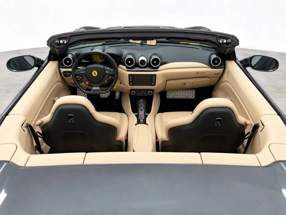2015 Ferrari California T - Image 24 of 31