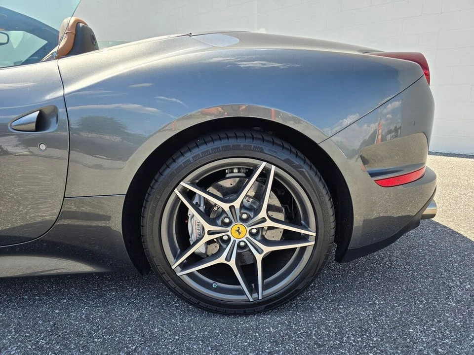 2015 Ferrari California T - Image 7 of 31