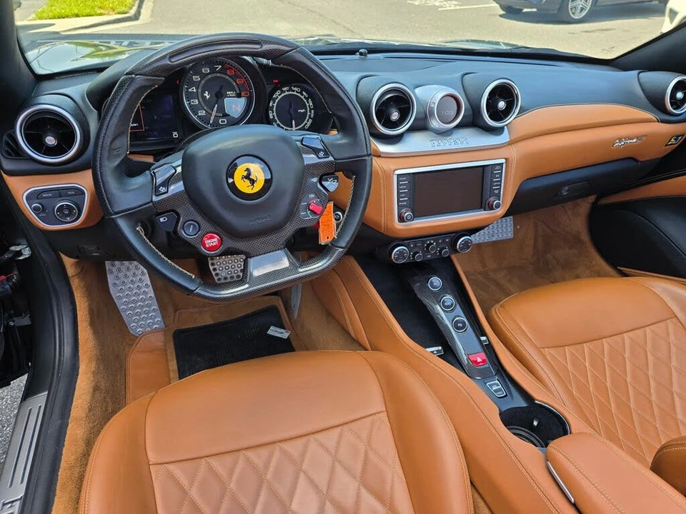 2015 Ferrari California T - Image 26 of 31