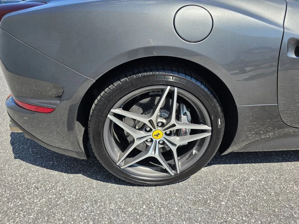 2015 Ferrari California T - Image 13 of 31