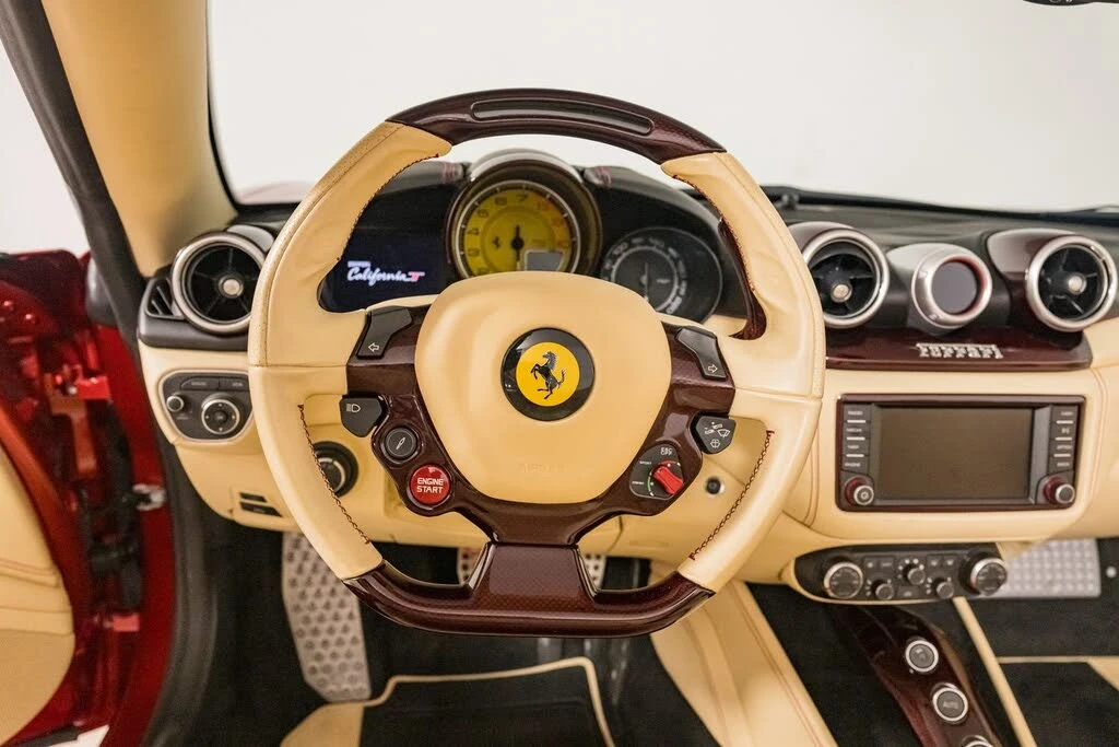 2015 Ferrari California T - Image 24 of 31