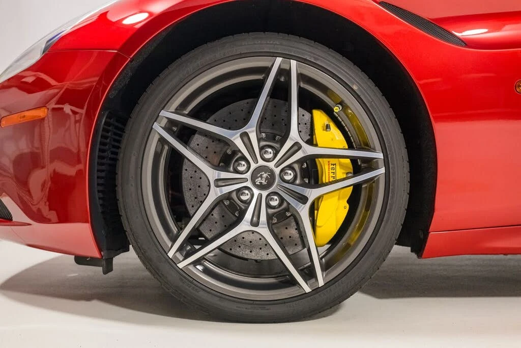 2015 Ferrari California T - Image 22 of 31