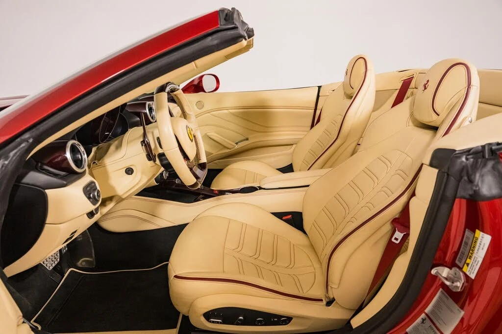 2015 Ferrari California T - Image 26 of 31
