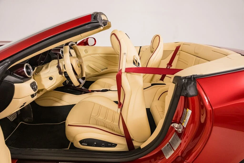 2015 Ferrari California T - Image 28 of 31