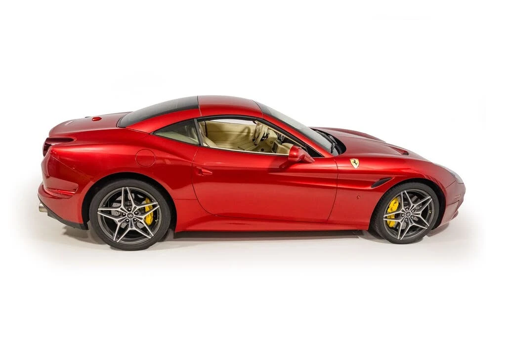 2015 Ferrari California T - Image 8 of 31