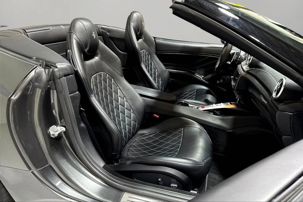 2015 Ferrari California T - Image 24 of 31