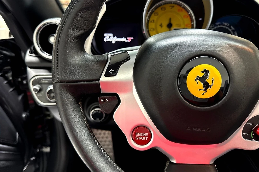 2015 Ferrari California T - Image 11 of 31
