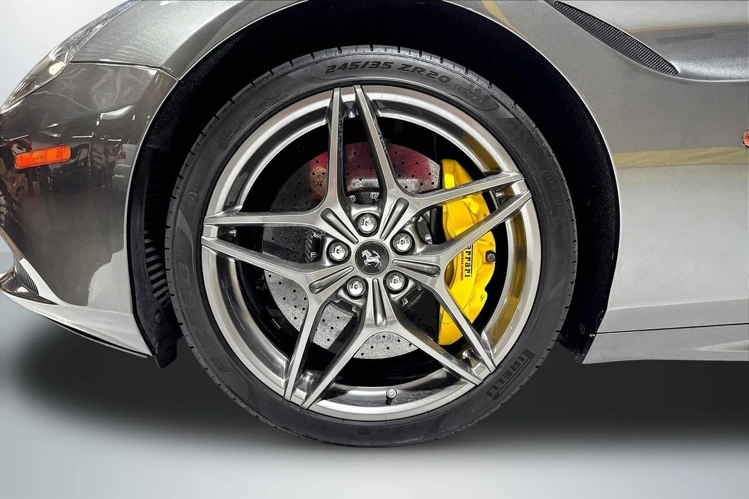 2015 Ferrari California T - Image 29 of 31
