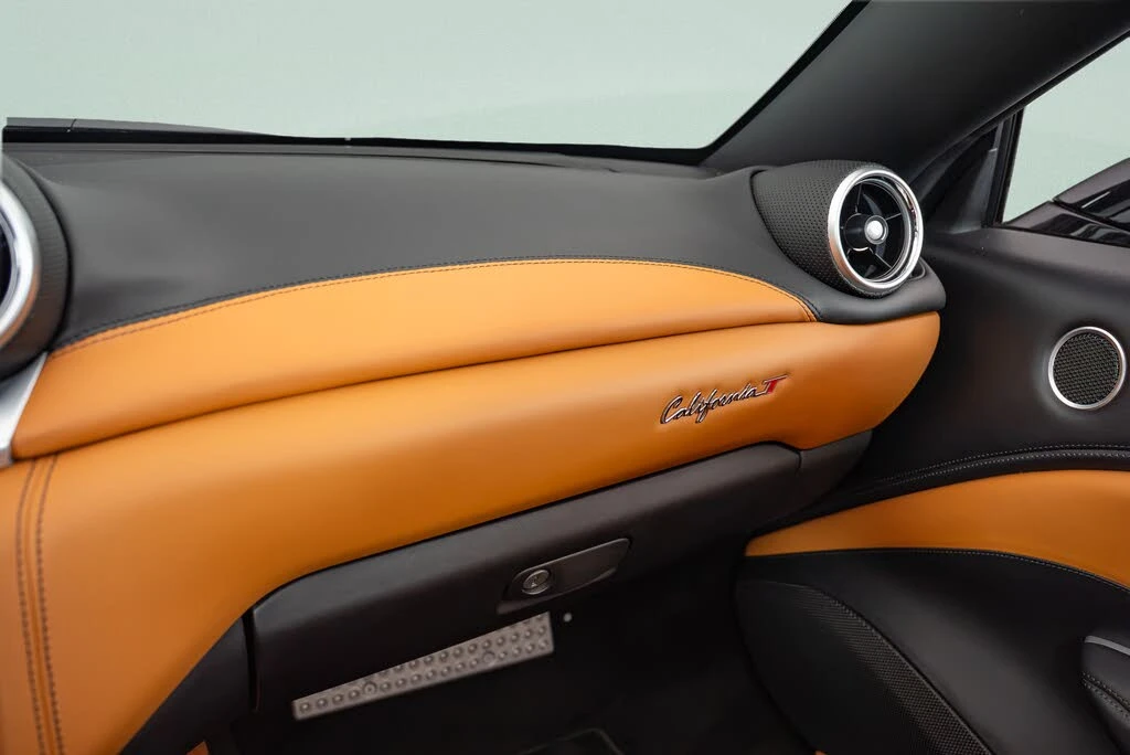 2015 Ferrari California T - Image 9 of 20