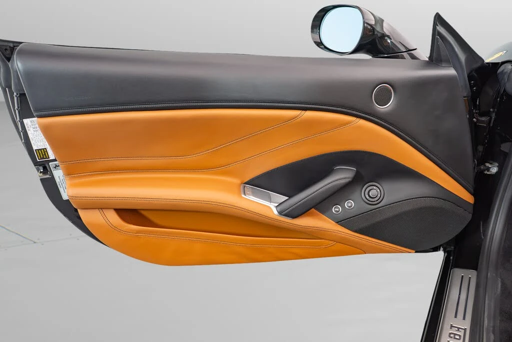 2015 Ferrari California T - Image 11 of 20