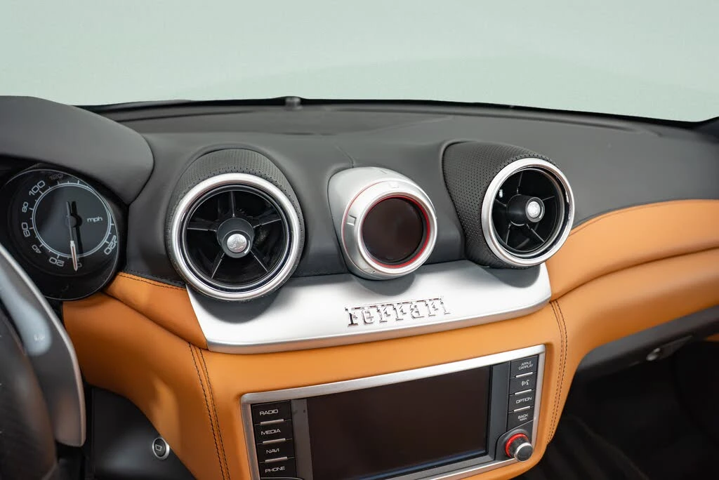 2015 Ferrari California T - Image 13 of 20