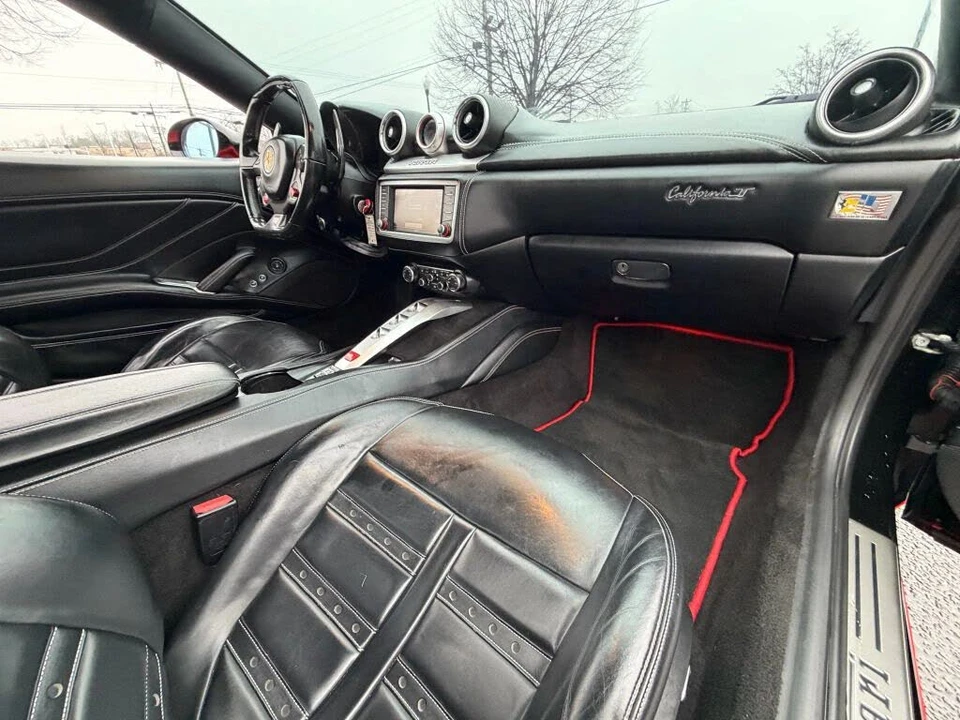 2015 Ferrari California T - Image 20 of 31