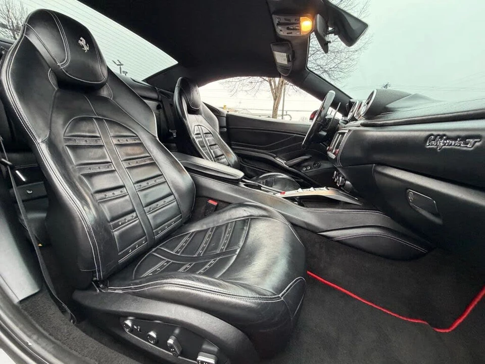 2015 Ferrari California T - Image 19 of 31