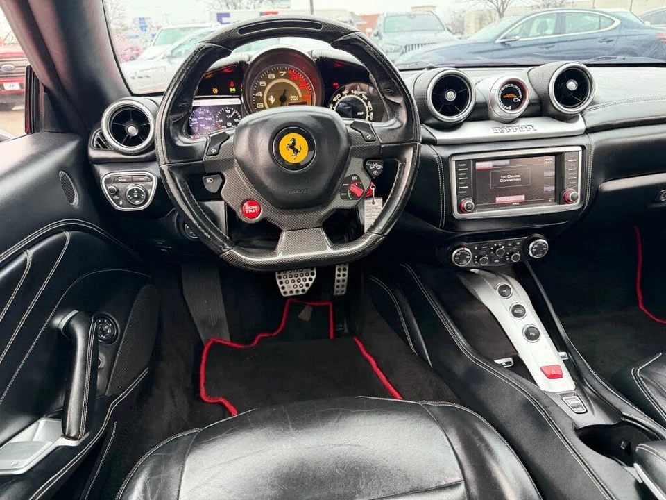 2015 Ferrari California T - Image 24 of 31
