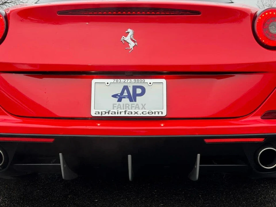 2015 Ferrari California T - Image 14 of 31