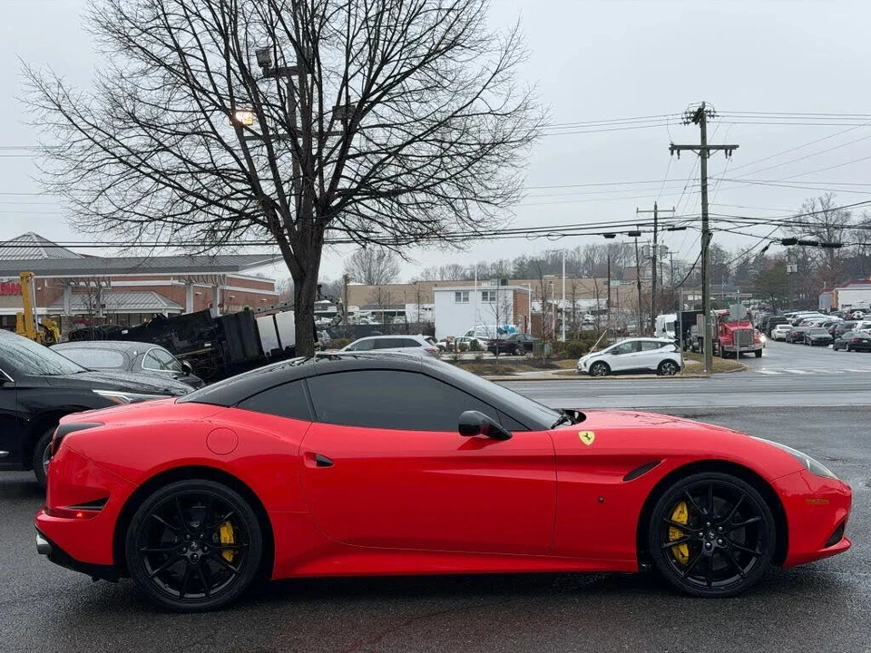 2015 Ferrari California T - Image 5 of 31