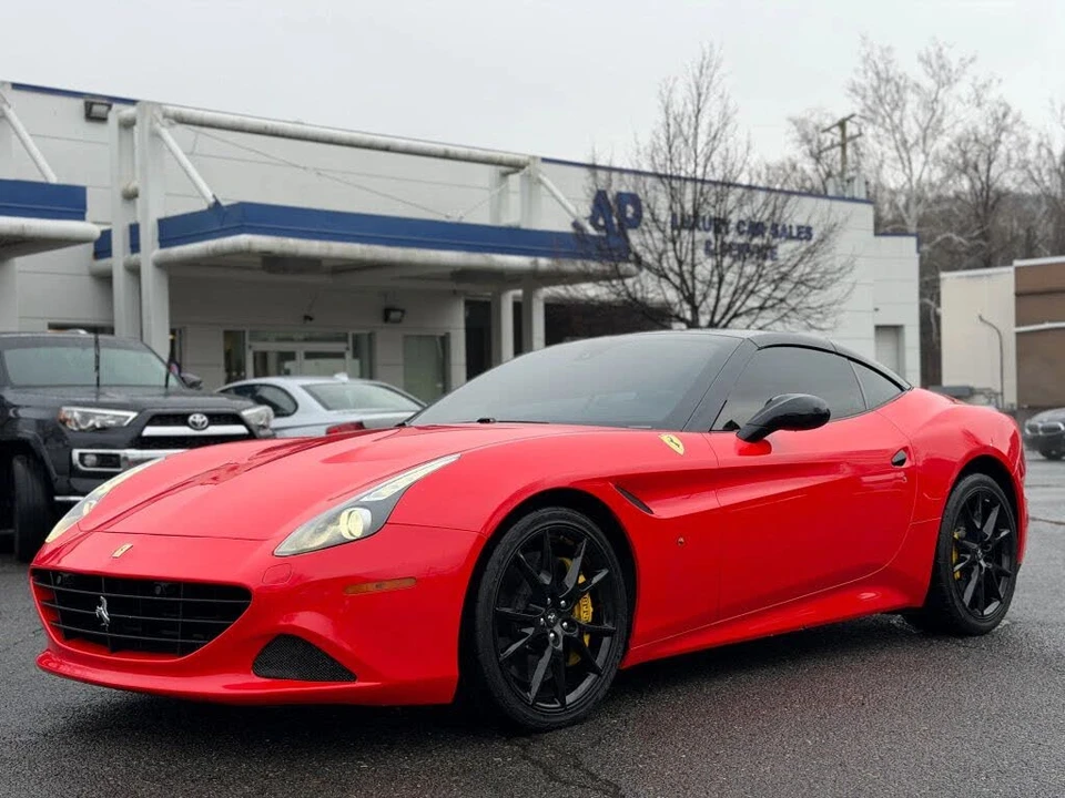2015 Ferrari California T - Image 2 of 31