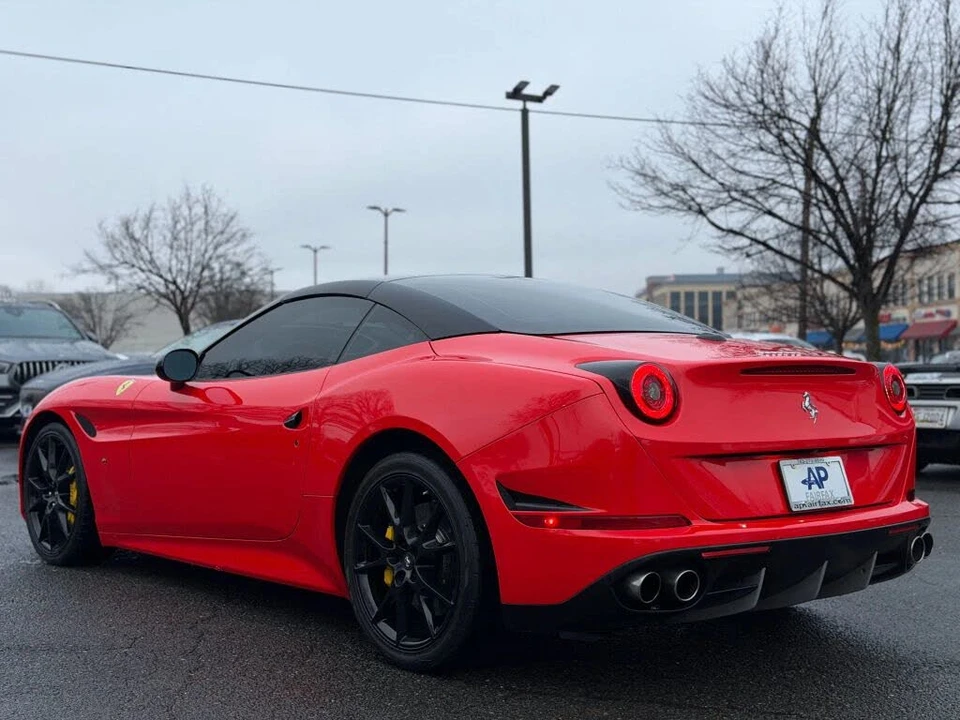 2015 Ferrari California T - Image 8 of 31